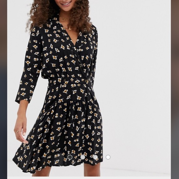 ASOS Dresses & Skirts - ASOS casual wrap mini tea dress ditsy floral